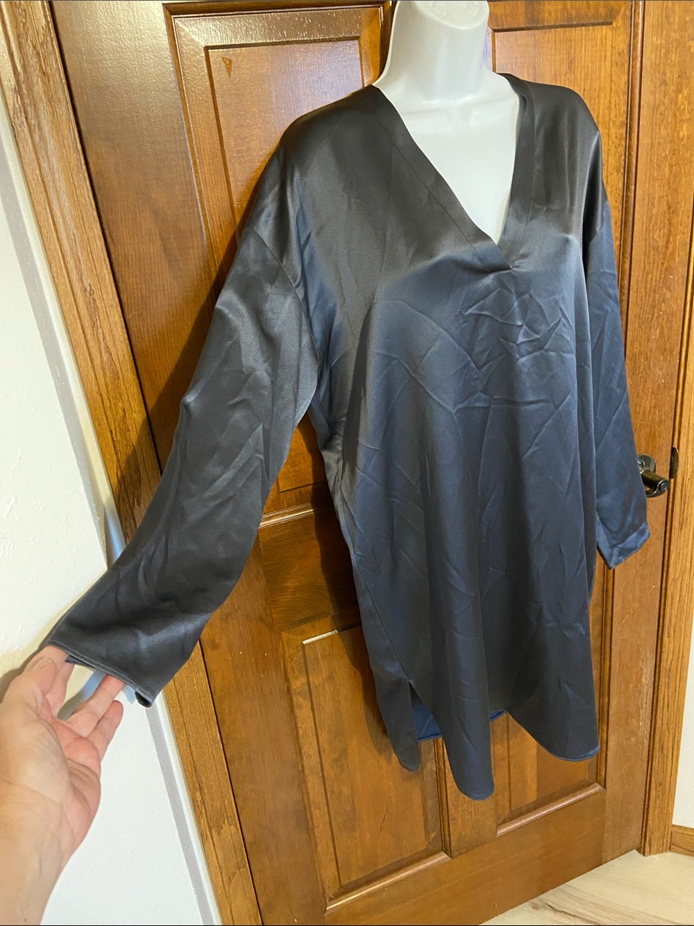 Vince Charmeuse V-neck Tunic Shift Silhouette Dress NWTS 100% Silk Satin Small - Picture 3 of 15